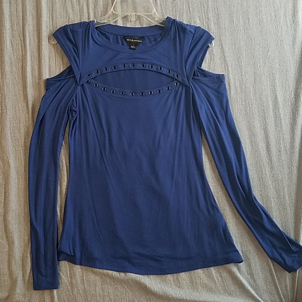 Rock & Republic Long Sleeve Cold Shoulder Shirt S